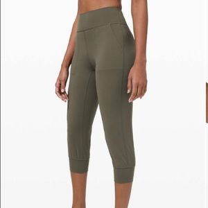 Lululemon Align Joggers crop size 6